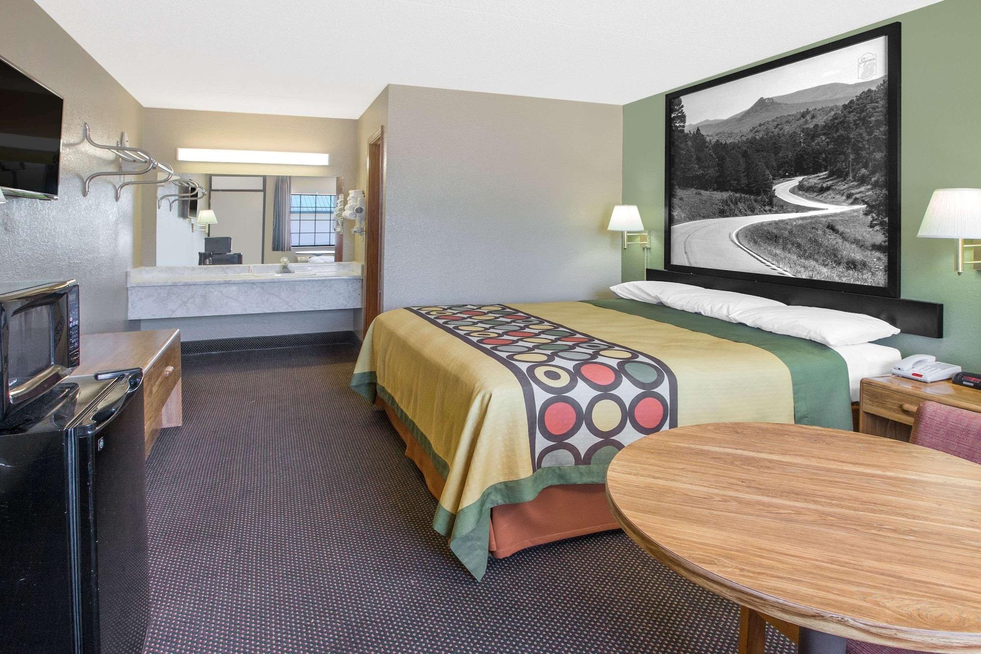 Super 8 By Wyndham Clarksville Ar Экстерьер фото