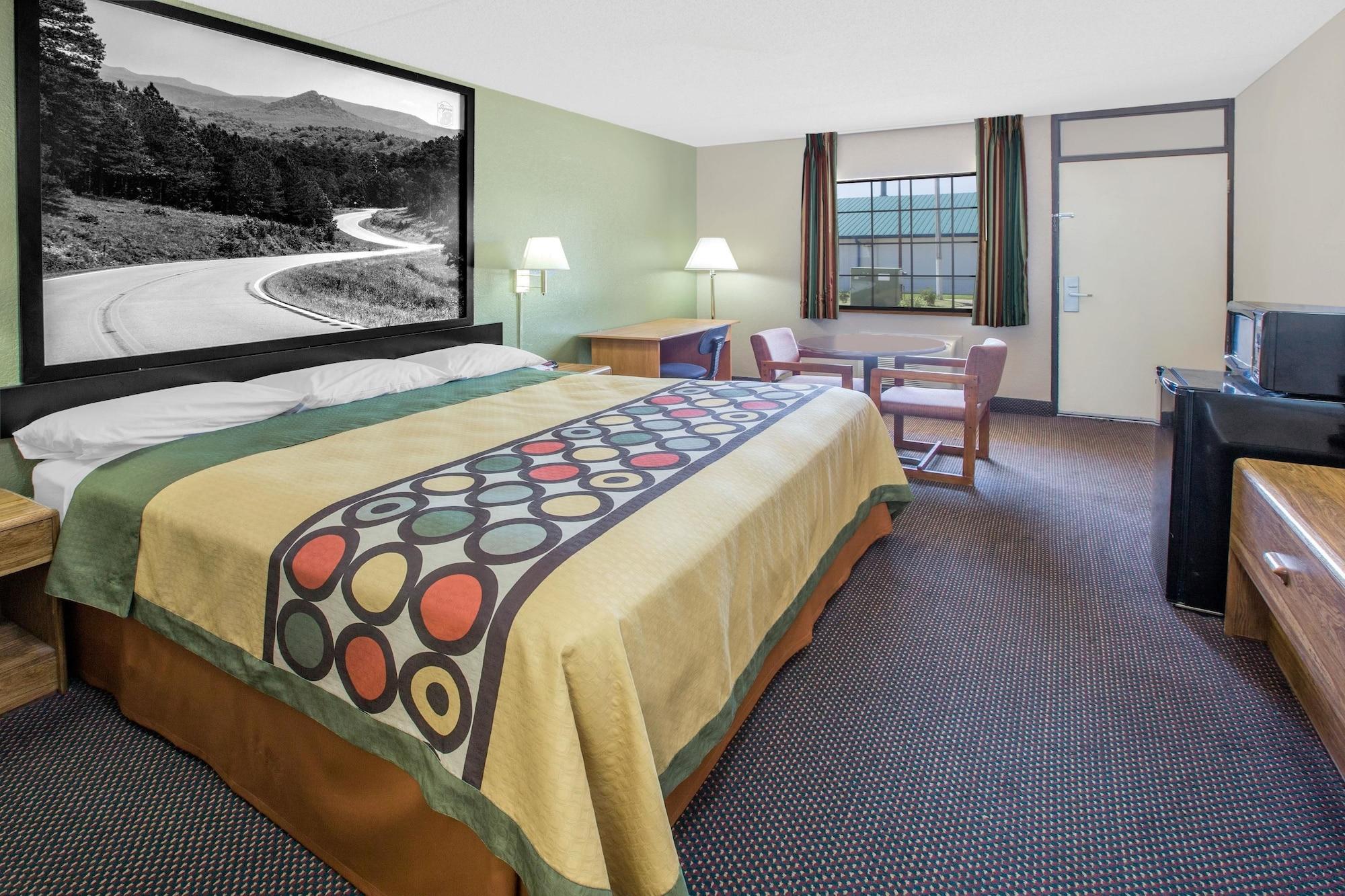 Super 8 By Wyndham Clarksville Ar Экстерьер фото