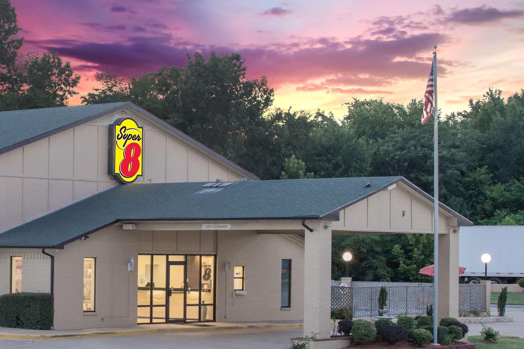Super 8 By Wyndham Clarksville Ar Экстерьер фото