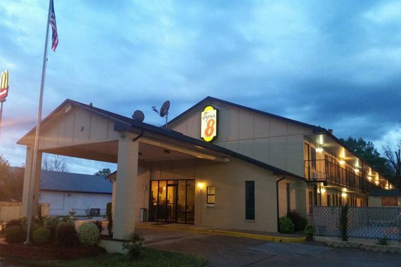 Super 8 By Wyndham Clarksville Ar Экстерьер фото