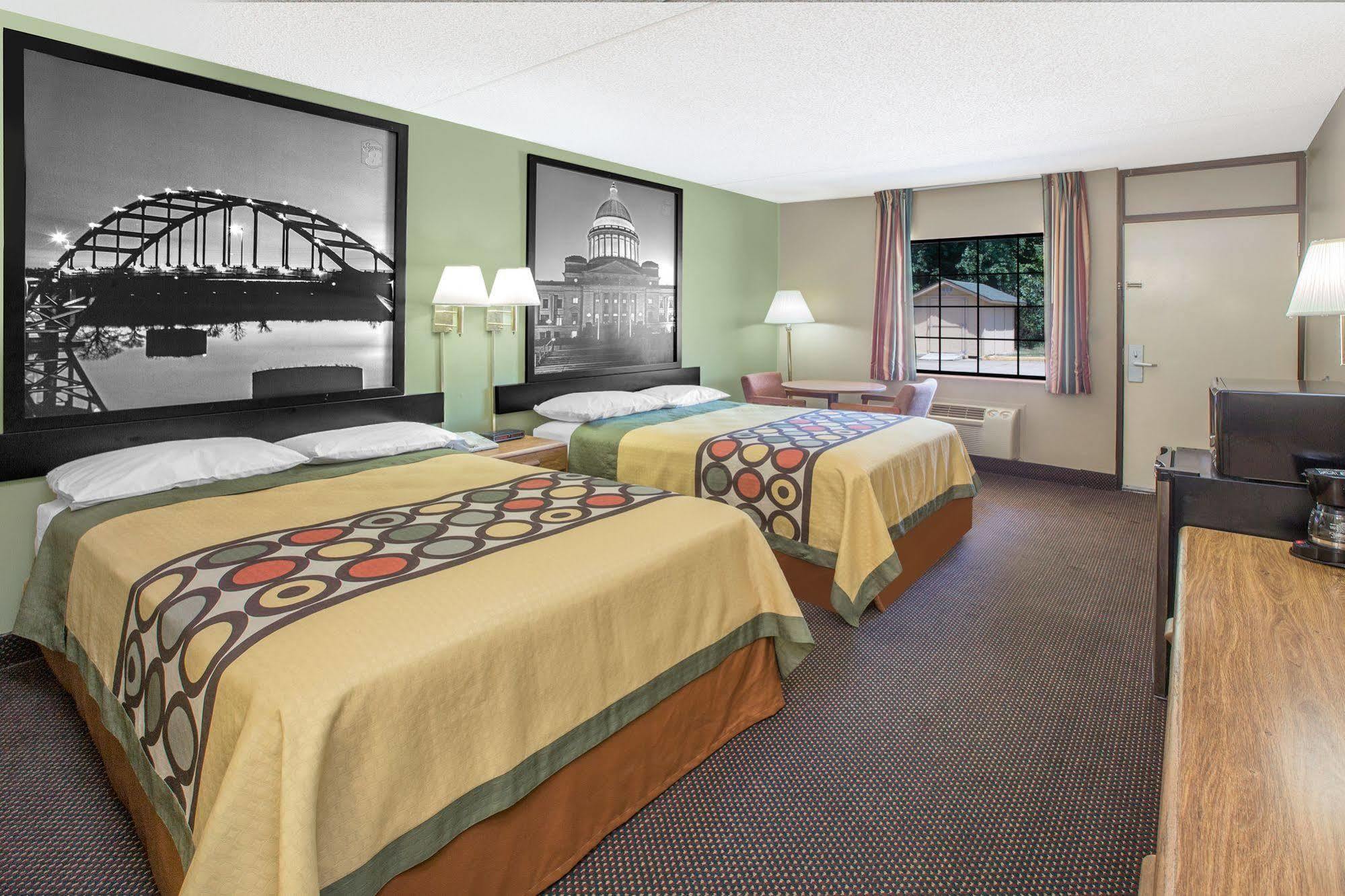 Super 8 By Wyndham Clarksville Ar Экстерьер фото